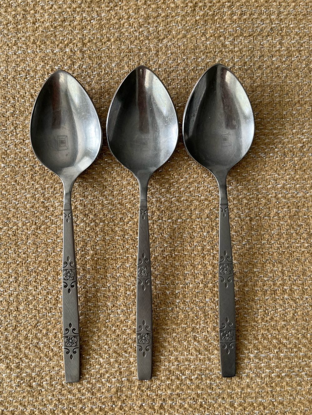 Vintage Oneida Orlando (Stainless)
Soup spoons (3)